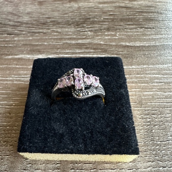 Elegant Sterling silver 925 ring with pink gemstone Marcasite accents size 8 - Picture 4 of 8